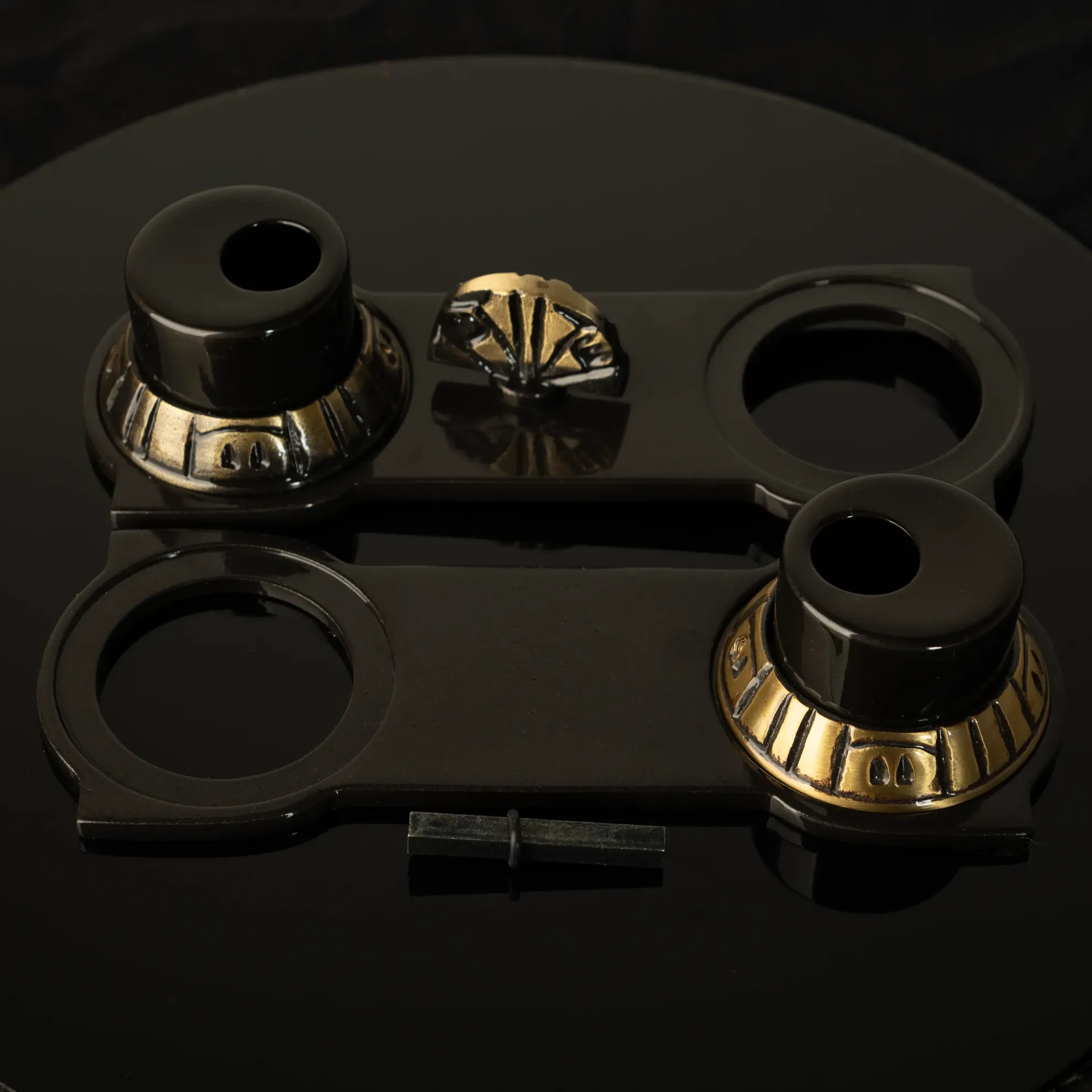Rundcylinderkit, ornamenterat, antikbehandlad, Sibes
